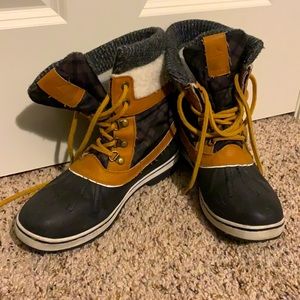 Duck boots